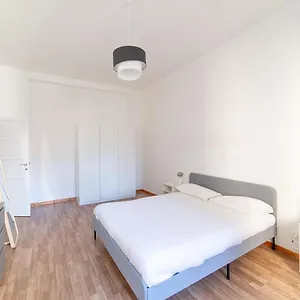 verificați disponibilitatea