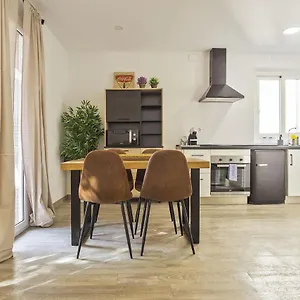 verificați disponibilitatea